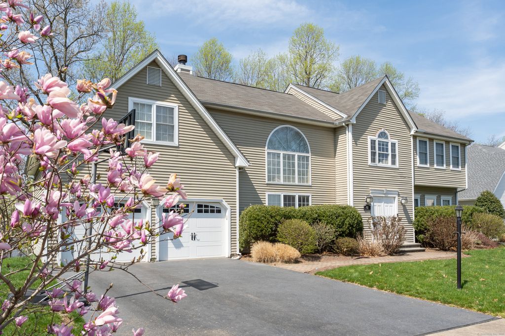 42 Milford Hunt Lane, Milford, CT 06461