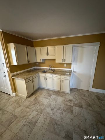 205 French Street 3rd Floor, Bridgeport, CT 06606