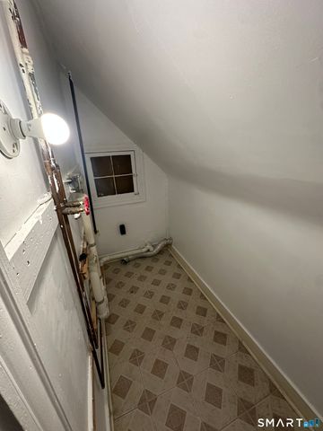 205 French Street 3rd Floor, Bridgeport, CT 06606