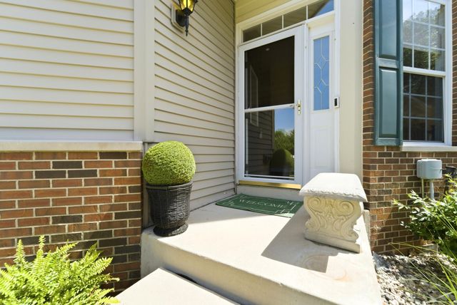 8745 Forest Glen Court, St. John, IN 46373