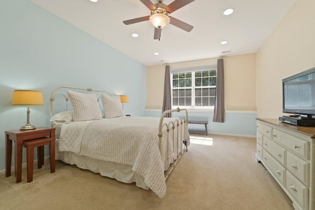 8745 Forest Glen Court, St. John, IN 46373