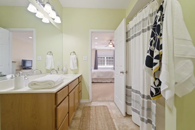 8745 Forest Glen Court, St. John, IN 46373