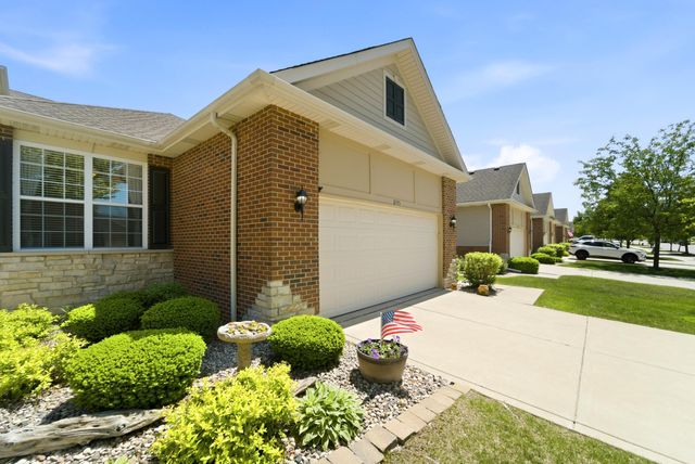 8745 Forest Glen Court, St. John, IN 46373