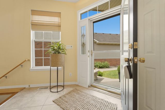 8745 Forest Glen Court, St. John, IN 46373