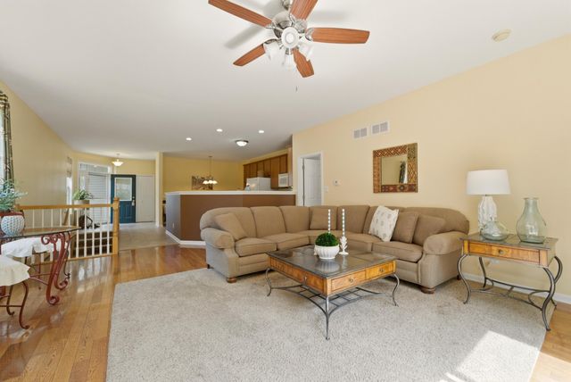 8745 Forest Glen Court, St. John, IN 46373