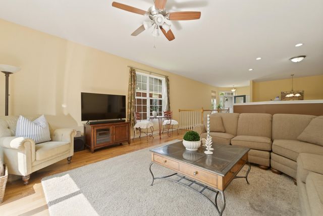 8745 Forest Glen Court, St. John, IN 46373