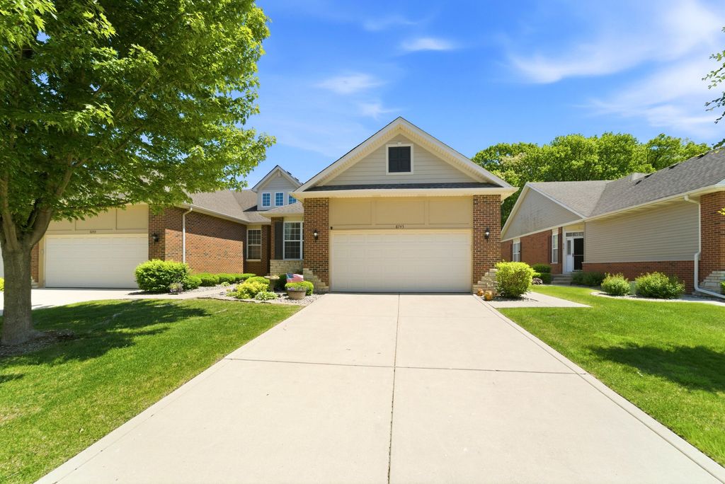 8745 Forest Glen Court, St. John, IN 46373