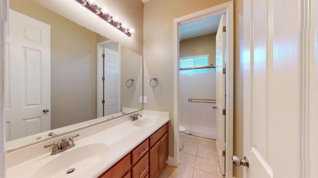 1021 Nutmeg Landing Ct, Manteca, CA 95336