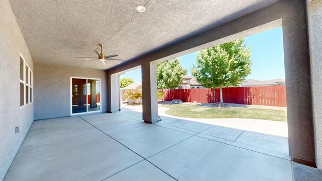 1021 Nutmeg Landing Ct, Manteca, CA 95336