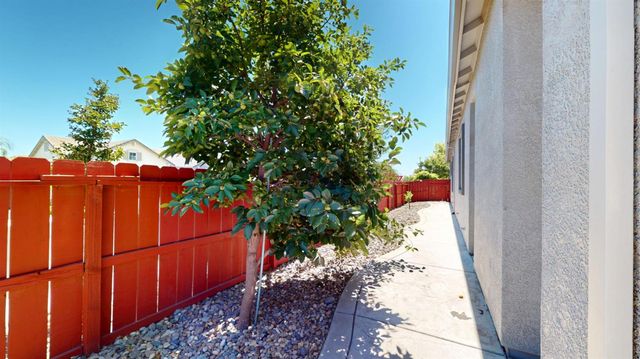 1021 Nutmeg Landing Ct, Manteca, CA 95336