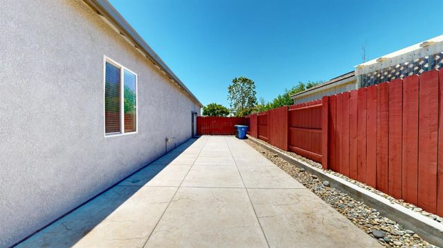 1021 Nutmeg Landing Ct, Manteca, CA 95336