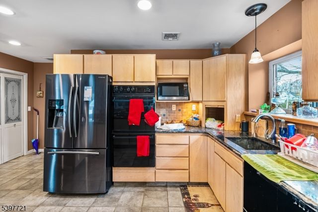 163 Briarwood Rd, Florham Park Boro, NJ 07932