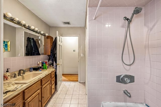 163 Briarwood Rd, Florham Park Boro, NJ 07932