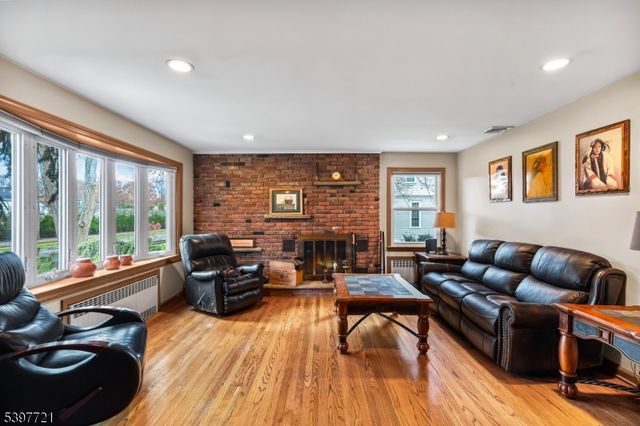 163 Briarwood Rd, Florham Park Boro, NJ 07932