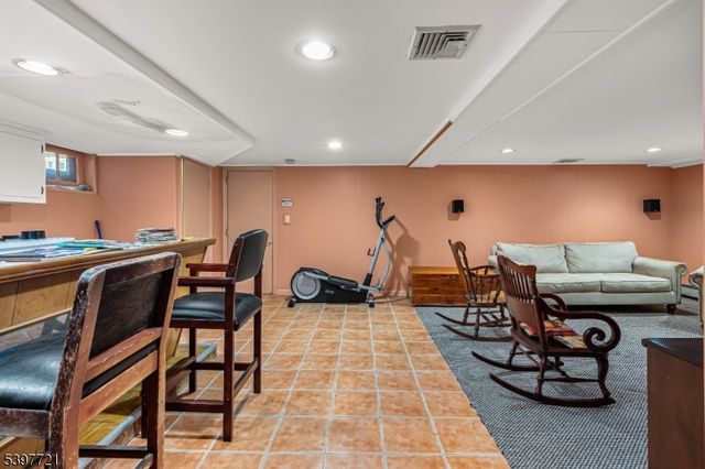 163 Briarwood Rd, Florham Park Boro, NJ 07932