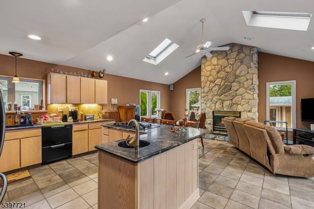 163 Briarwood Rd, Florham Park Boro, NJ 07932