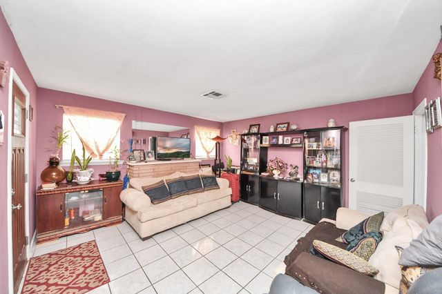 216 Tallant Street, Houston, TX 77076