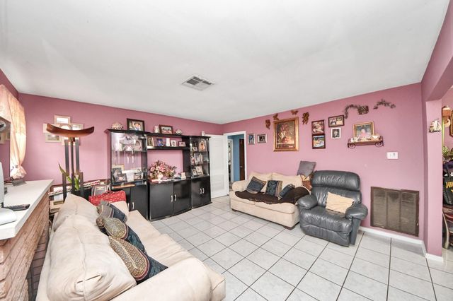 216 Tallant Street, Houston, TX 77076