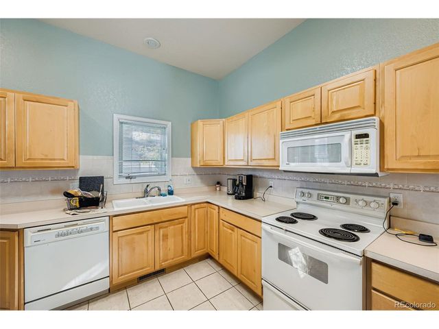 429 S Soaring Eagle Dr, Pueblo, CO 81007