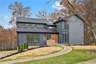 10492 Olde Villa Dr, Mccandless, PA 15044