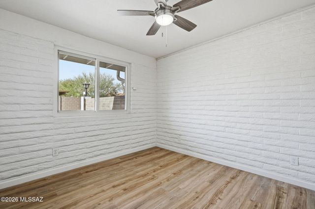 1 S Fluorite Drive, Tucson, AZ 85745