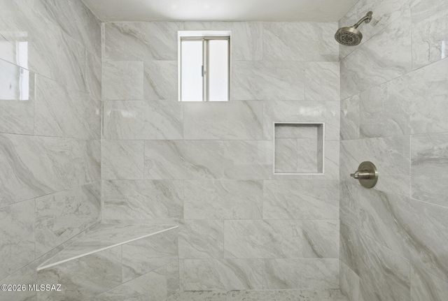 1 S Fluorite Drive, Tucson, AZ 85745