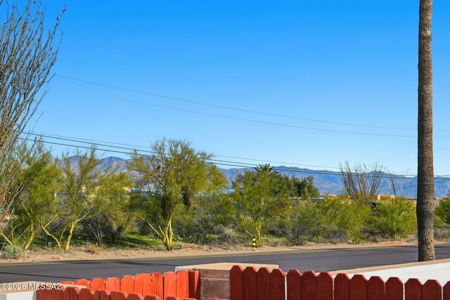 1 S Fluorite Drive, Tucson, AZ 85745