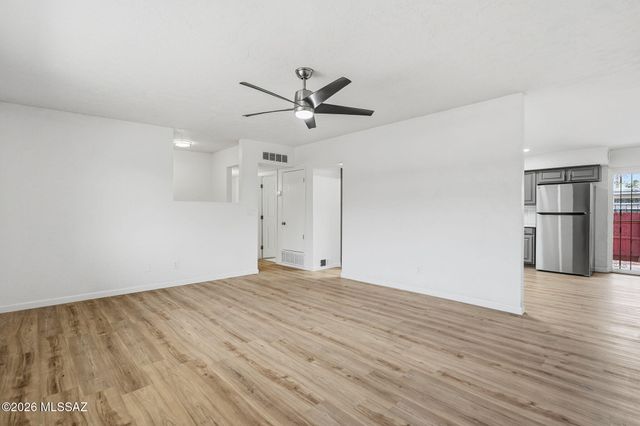 1 S Fluorite Drive, Tucson, AZ 85745