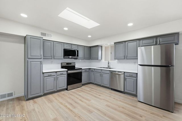 1 S Fluorite Drive, Tucson, AZ 85745