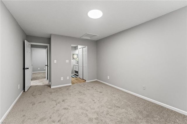 948 Saint Andrews Reach Apt B, Chesapeake, VA 23320