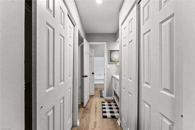 948 Saint Andrews Reach Apt B, Chesapeake, VA 23320