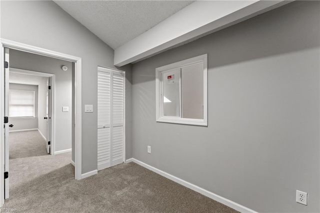 948 Saint Andrews Reach Apt B, Chesapeake, VA 23320