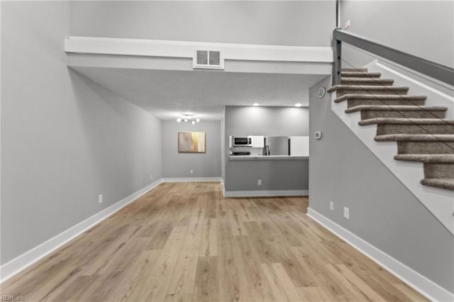 948 Saint Andrews Reach Apt B, Chesapeake, VA 23320