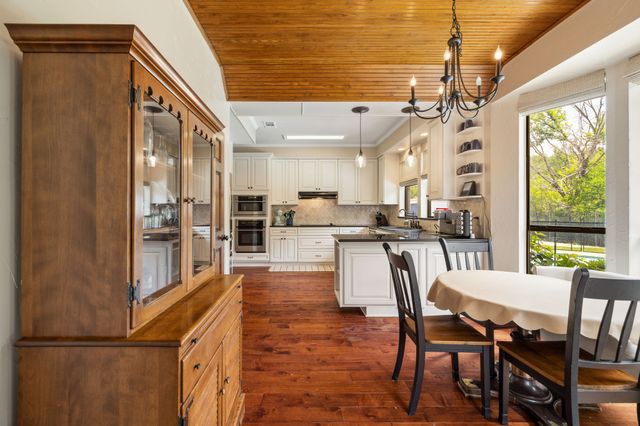 3217 Oak Tree Lane, Grapevine, TX 76051