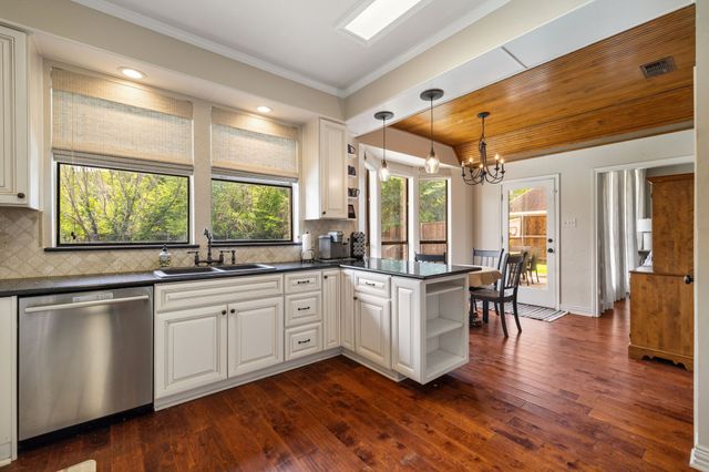 3217 Oak Tree Lane, Grapevine, TX 76051