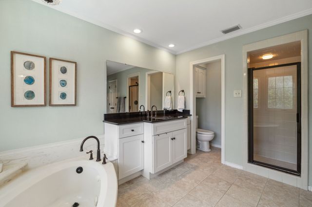 3217 Oak Tree Lane, Grapevine, TX 76051