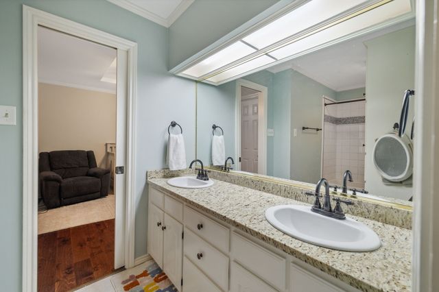 3217 Oak Tree Lane, Grapevine, TX 76051