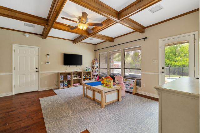 3217 Oak Tree Lane, Grapevine, TX 76051