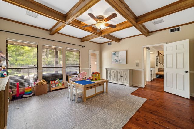 3217 Oak Tree Lane, Grapevine, TX 76051