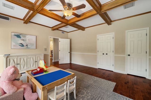 3217 Oak Tree Lane, Grapevine, TX 76051