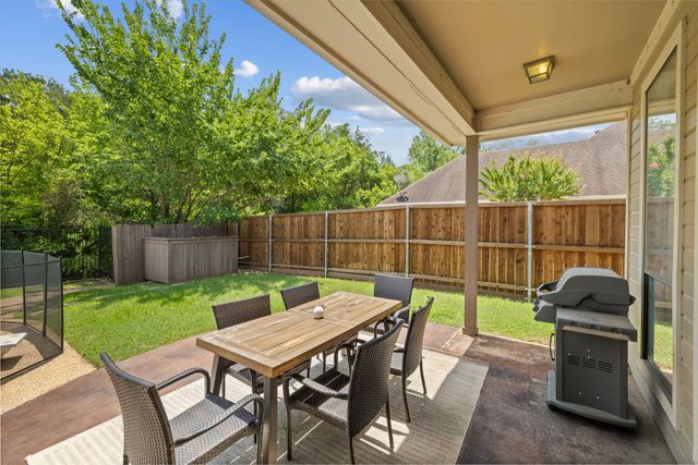 3217 Oak Tree Lane, Grapevine, TX 76051