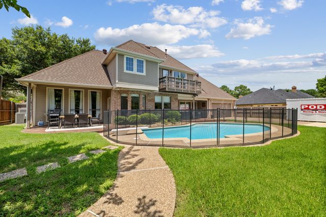 3217 Oak Tree Lane, Grapevine, TX 76051