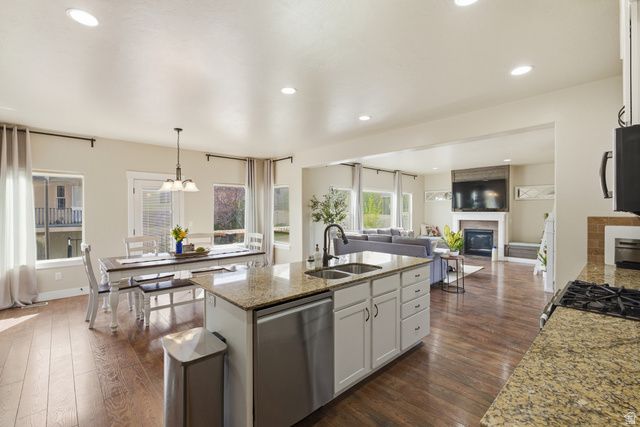 1497 W MEADOW GLEN DR, Bluffdale, UT 84065