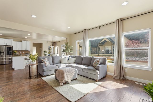 1497 W MEADOW GLEN DR, Bluffdale, UT 84065