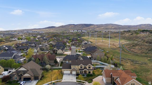 1497 W MEADOW GLEN DR, Bluffdale, UT 84065