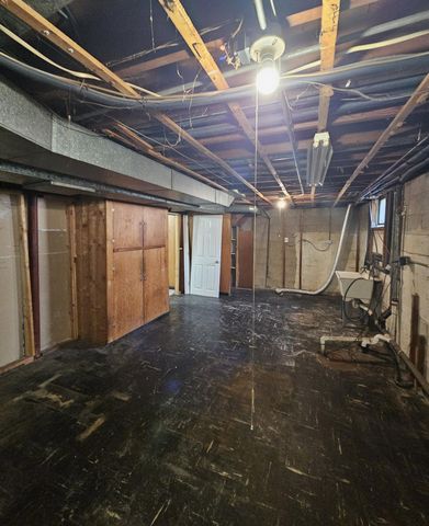 6914 Baring Avenue, Hammond, IN 46324