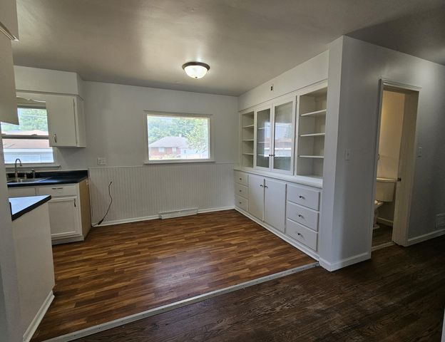 6914 Baring Avenue, Hammond, IN 46324