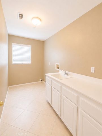 7867 La Monica, Highland, CA 92346