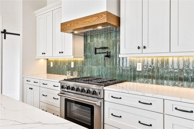 940 Laurel Brooke Avenue, Peachtree City, GA 30269