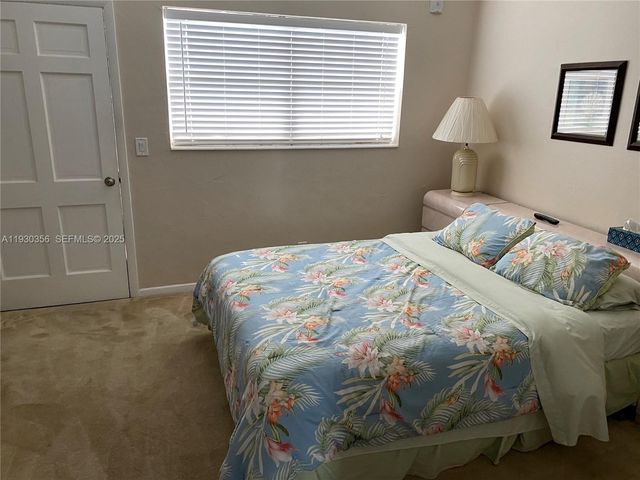 467 Golden Isles Dr 302, Hallandale Beach, FL 33009